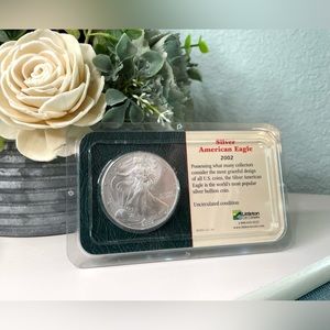 🇺🇸🪙☀️ Uncirculated 2002 Silver American Eagle Collector’s Coin .999 silver